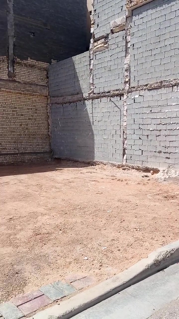 🔥 فرصة مميزة للبيع في كربلاء المقدسة – لا تفوّت الفرصة! 🔥
📍 حي شهداء الملحق
قطعة أرض 100م² مربعة بواجهة 10م × 10م
🏥 موقع مميز قرب مستشفى الحسيني
⚡ خدمات كاملة وموقع مناسب للسكن والاستثمار
💰 السعر: 175 مليون فقط
💬 مع وجود مجال للتفاوض للجادين
⭐ إذا تبحث عن قطعة بموقع جيد وخدمات متكاملة، هاي الفرصة تستحق المشاهدة!
📞 للاستفسار والحجز: ***********
***********
🏢 مكتب الميامين للعقار نستقبل جميع العروض بيع | إيجار | شراء في جميع أحياء كربلاء المقدسة.
📍 موقع المكتب: كربلاء المقدسة – حي الوفاء قرب ماركت السبطين
