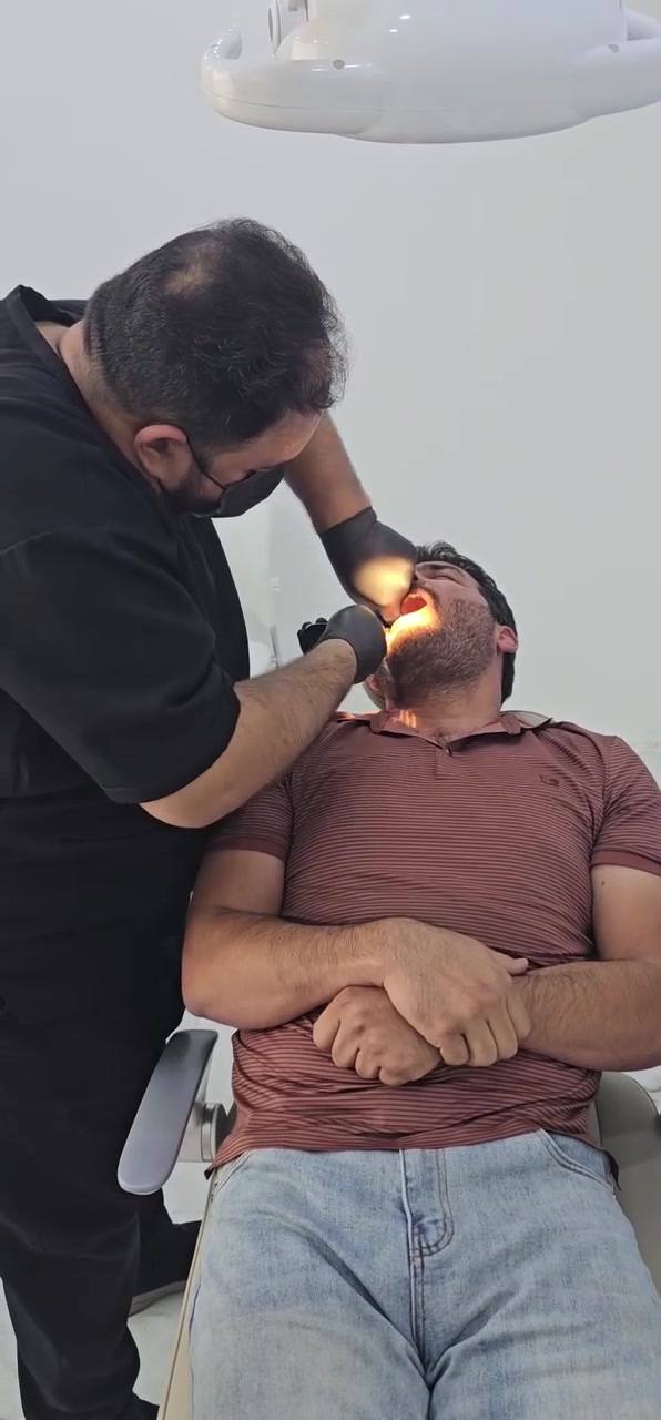 “والله توقعت القلع أصعب من هيچ!” 😄🦷
من أجمل الآراء اللي نحب نسمعها من مراجعينه ❤️
تجربة حقيقية لمراجعنا بعد قلع سن العقل مع د. همام، والقلع تم بكل سهولة وراحة.

إذا سن العقل مسببلك إزعاج، لا تخلي الخوف يأخرك…
خلي تجربتك تكون أسهل مما تتوقع 🤍

📍 عيادة درين لطب وتجميل الأسنان
الحسينية – شارع المكاتب – مجاور صيدلية العجلان

متواجدين كل ايام الاسبوع
 من الساعة 3 عصراً و الى الساعة 9 ليلاً 

***********
