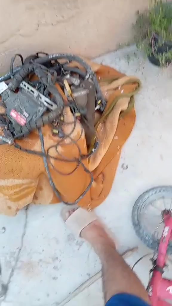 السلام عليكم من رخصه مدير الكروب منظومه غاز كامله شغاله كانت مشدوده عل سياره سبورتح موديل 2010 هذا رقم صاحبها ***********ديالى المقداديه
