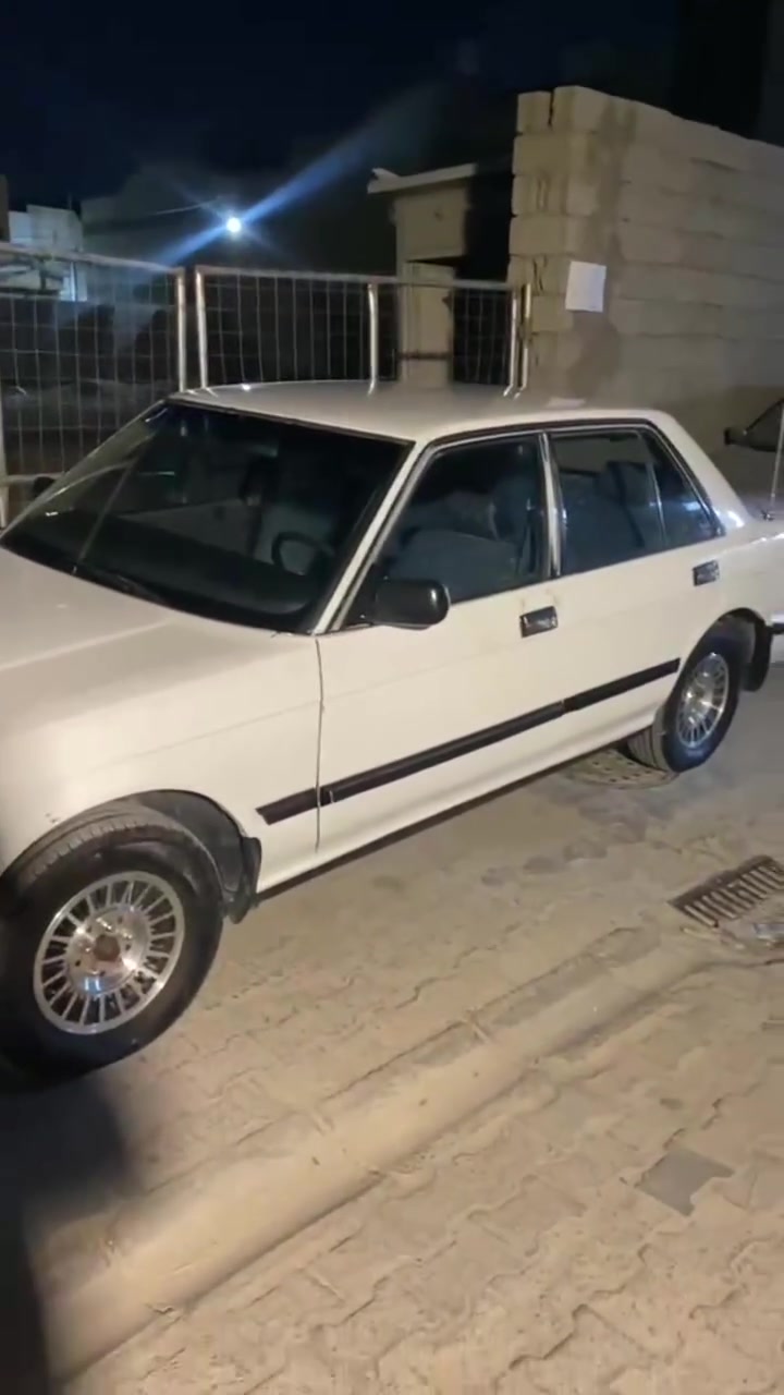 السلام عليكم سيارة تويوتا كريسيدا Cressida
مكينة تبديل قبل اسبوع محرك vvt
وتخم تاير 
تبريد شغال 
كلشي شغال بيها 
للبيع او مراوس سيارة نضيفة جداً 
*********** تواصل

