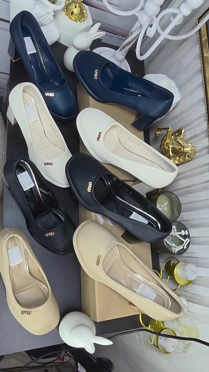 #حقائب_علي_الذهبي👜👛👠 
جديدنا وصل! 🔥
كعب أنيق ومريح بنفس الوقت، يكمل كشختج بأجمل الألوان (أسود، نيلي، أوف وايت، وبيجي) ✨
كعب عريض ومريح للمشي والدوام والطلعات، طلة ناعمة وفخمة بنفس الوقت 👠
​📌 القياسات 36.37.38.39.40.41
العنوان كوت، شارع الهوره مقابيل مدرسة العروبة. مجمع أزل الطبي
​#حقائب_علي_الذهبي
الاتصال أو مراسلة الصفحة على الأرقام التالية
●***********
●***********
●***********
 #جنط_نسائية #موديلات_جديدة #شياكة اكسسوارات_نسائية اناقة_عراقية حقائب_يد فاشن_عراقي
​بغداد البصرة الموصل النجف كربلاء أربيل الحلة الديوانية الكوت العمارة الناصرية السليمانية دهوك كركوك الانبار تكريت بعقوبة السماوة ​مشاهير_العراق مجلة_المشاهير اكسبلور_العراق ترند_العراق العراق_موديل مودل_عراقيات اطلالة_المشاهير ستوري_العراق
