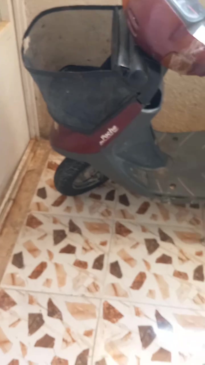 سلام عليكم  عندي دراجه للبيع منغولي حلوه ونضيفه وشاصي  نضيف دراجه شغاله سعره 200 وبيه وبيهه مجال دراجه يم دار ليتام رقم الهاتف ***********
