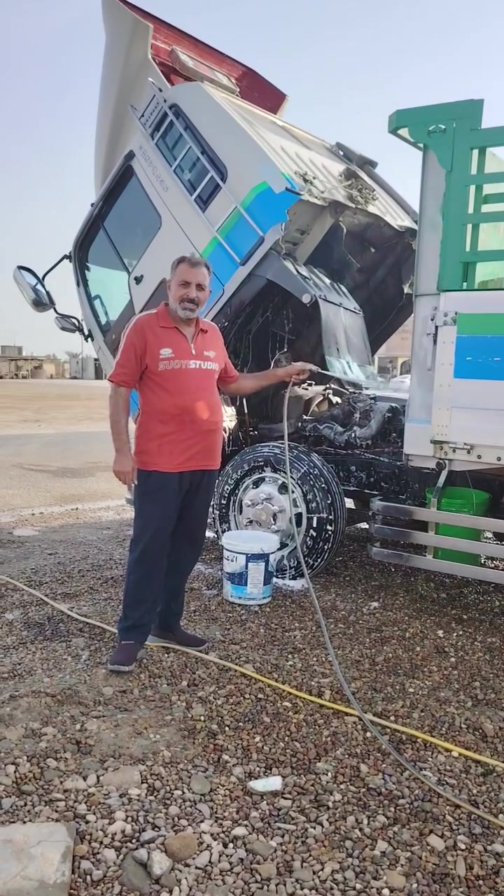 شاحنة • لا تفاصيل