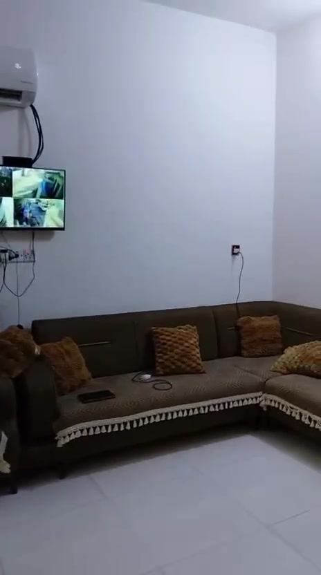 مساحه 100 الوجه 6ونص لنزال 16 3قرف وصاله وديوان ومطبخ ومنور الوجههه مثل ماوضحه بصووره شارع ابو كفه    التواصل ***********
