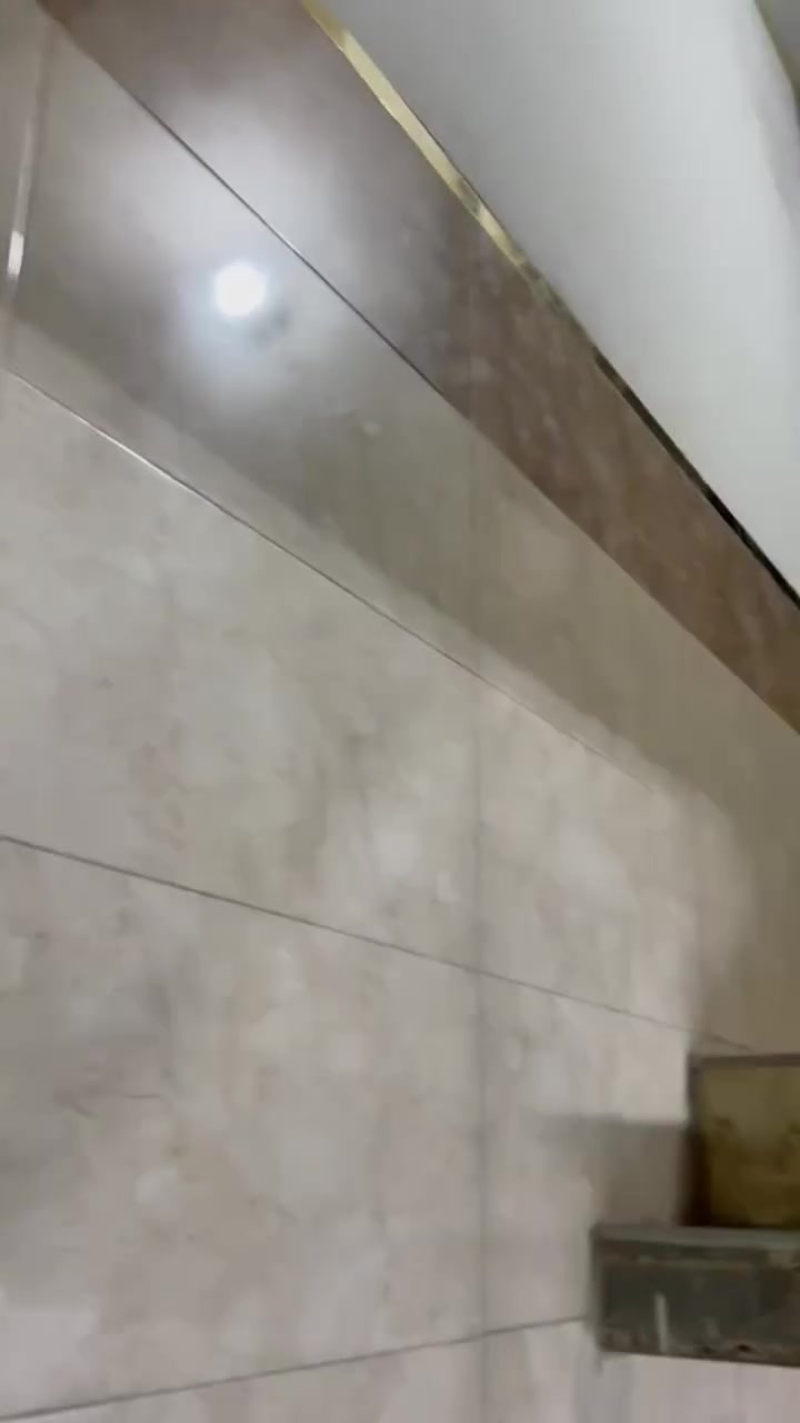 دار للبيع ركن طابقين  
مساحه 60متر ملك صرف

استقبال ومطبخ وحمام وغرفة نوم

الطابق الثاني غرفتين نوم وحمام

واجهية 4 متر

نزال 15 متر

السعر 155 مليون بي مجال بسيط

العنوان : الشعب الصحه خلف مطعم محمد الكردي

يتأجر شهرياً وارد 500ألف

***********
