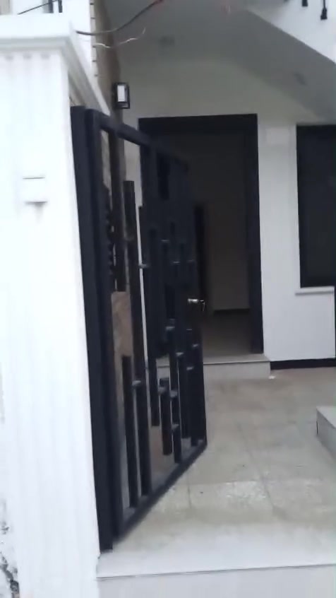 بيت للايجار مفصول طابقين يتأجر كل طابق على حده مساحة البيت 90 كل طابق غرفه واحده واستقبال ومطبخ وحمام للاستفسار الاتصال على الرقم

***********
