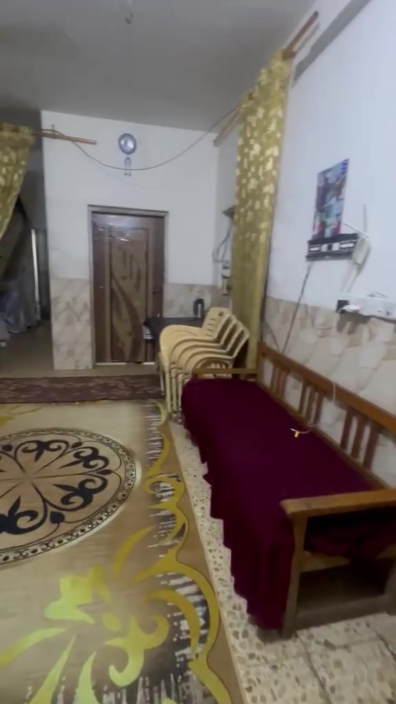 سلام عليكم دار البيع مساحت 125 متر  ابو دشير الضغط مقابيل اسواق جدو يحتوي البيت عله 
4 غرف نوم 
استقبال 
2 حولي
صحيات عدد4
ملاحضه البيت مبني سنت 2012 شارعه عالي ميفيض وماء مينطكع ابد
التواصل عله رقم 📱 ‏‪*********** وتساب فقط
