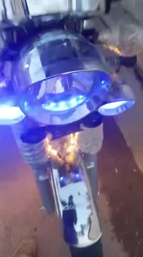 ستوته للبيع نضيفه موديل 2023 جمره تجي تفحص جيب وياك فيتر ستوته متعوب عليه مامسجله فقط اواراق وياهه اي سعر مليونين ونص 2500الاستفار عل رقم***********
