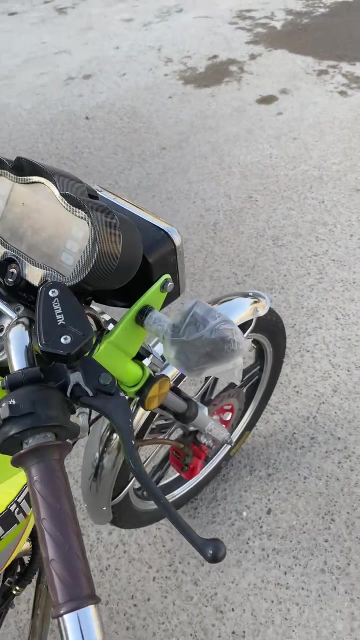 🔥سونك للبيع 🔥
موديل 2024 🔥🏍️

أوراق موجود 📋

مكينه كفاله ما مفتوحه 👍🏻👍🏻

وكلشي بيها شغال 
بس الشاشه تطفى وتشتغل  🔥🔥

((عنوان بغداد ))

السعر 650 

***********
