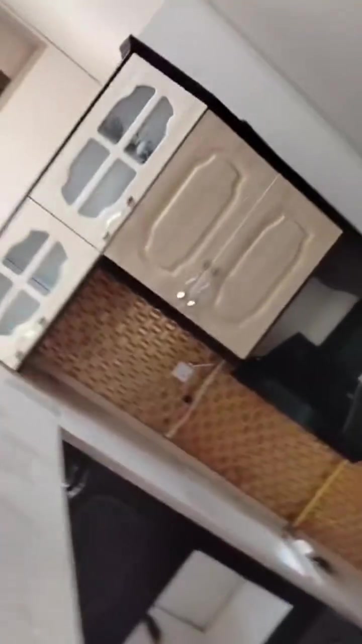 السلام عليكم ورحمة الله وبركاته مستعجله على بيعته جدا نضيف مابي اي ضرر لمعرفه سعر المراسلة على هذا رقم واتس ***********قياسه 380 جهت السنك 
250 جهت الطباخ
