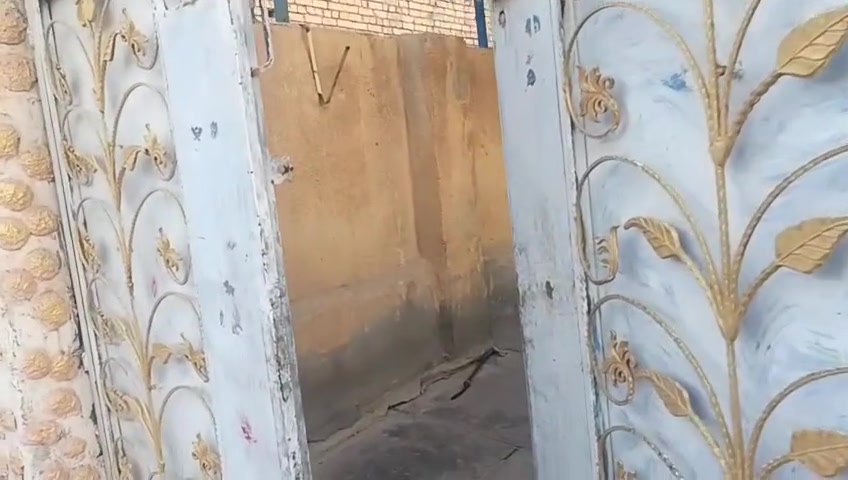 اعاده نشر بسبب الوعود 
بيت للايجار قرب شبكه ابو اسماعيل 
غرفتين ومطبخ وصحيات واستقبال وحديقه زغيره وقطعه ارض خلفية متروكه 
الارضيه اشتايكر لكل البيت 
الراغب بالايجار التواصل مع مكتبنا على الرقم ***********بيه واتساب 
او الرقم ***********
