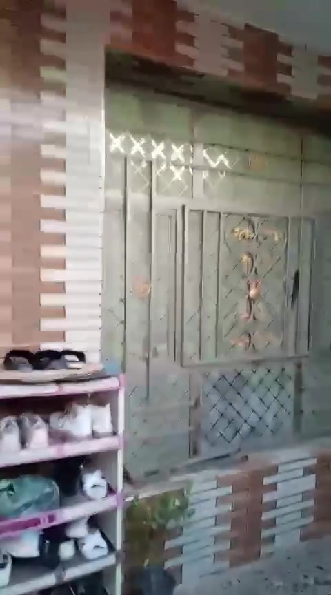 � للبيع دار طابو زراعي تحويل بالمحكمة 
📍 الموقع: جسر ديالى الجديد الكرغولية 
📐 المساحة: ٨٥ متر
🔝 عدد الطوابق ٣

✨ يتكون الدار من:
• غرفتي نوم +غرفة صغيرة في الطابق الثالث 
• صالة
. مطبخ
. ترك +منور
• حمامين بمساحة كبيرة + مجموعة صحية في باحة الدار 
• بلكونة

✅ مجهز بـ:
• سبالت عدد 2 جديدة
• كاونتر جديد
• سخان جديد

💰 السعر المطلوب: ٦٥ مليون دينار قابل للتفاوض 

📌 ملاحظة: التحويل ثاني يوم   باقرار محكمة

📞 للتواصل والاستفسار:
***********
