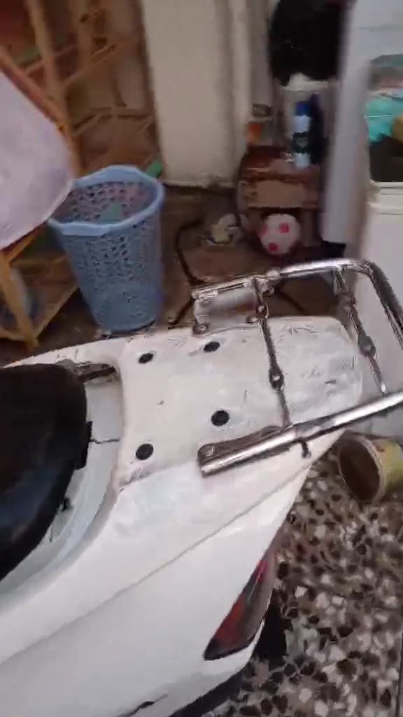 درجة فورز 06للبيع السعر 300
نظيفه جداً 
العطل فقط مكان البلك انسحك 
عنواني بغداد الحريه شارع 30 
***********
