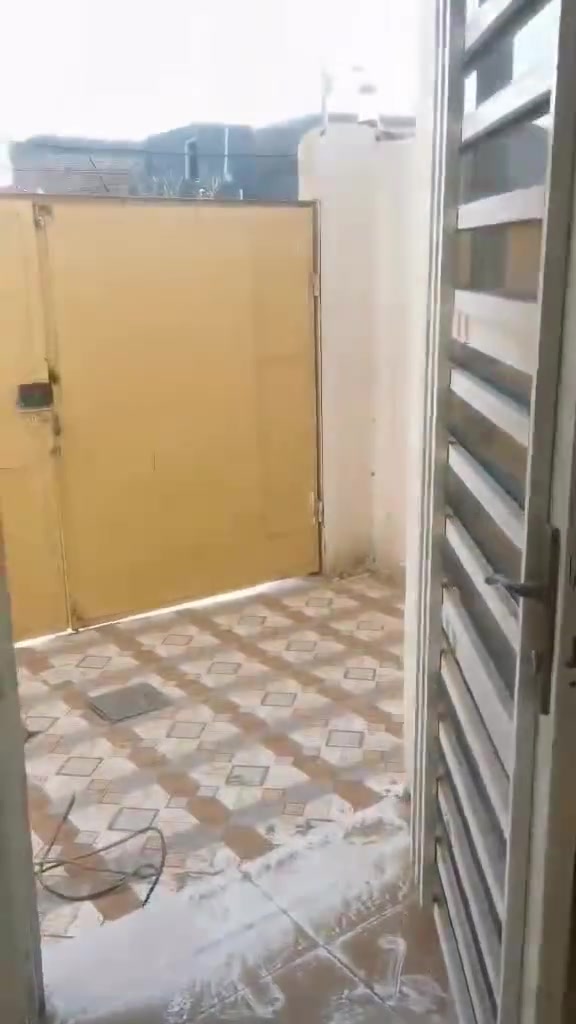 بيت للبيع خلف الجامعه مباشرتا قريب
على الحولي
بناء حديث مساحه ١٥٠
يتكون من عدد غرف ٢
واستقبال السعر ٨٩ الاستفسار
واتساب ***********
