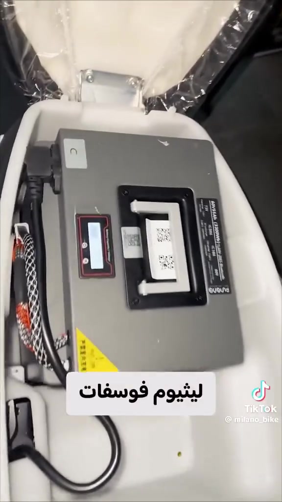 للبيع  مكان الدراجه ميسان العمارة ويوجد نقل نقليات ***********
البطاريه ليثيوم 60 امبير 
الملف 3000
الدراجه أعلى فئه ب الشحن 
السعر مليون وربع فقل 
كل التفاصيل مذكور في المقطع الاصلي مال الوكيل وحته السعر الاصلي مذكور

نص مكتوب في الصور:
- TikTok @ milano_bike دراجات شحن ومطارات ايش بود