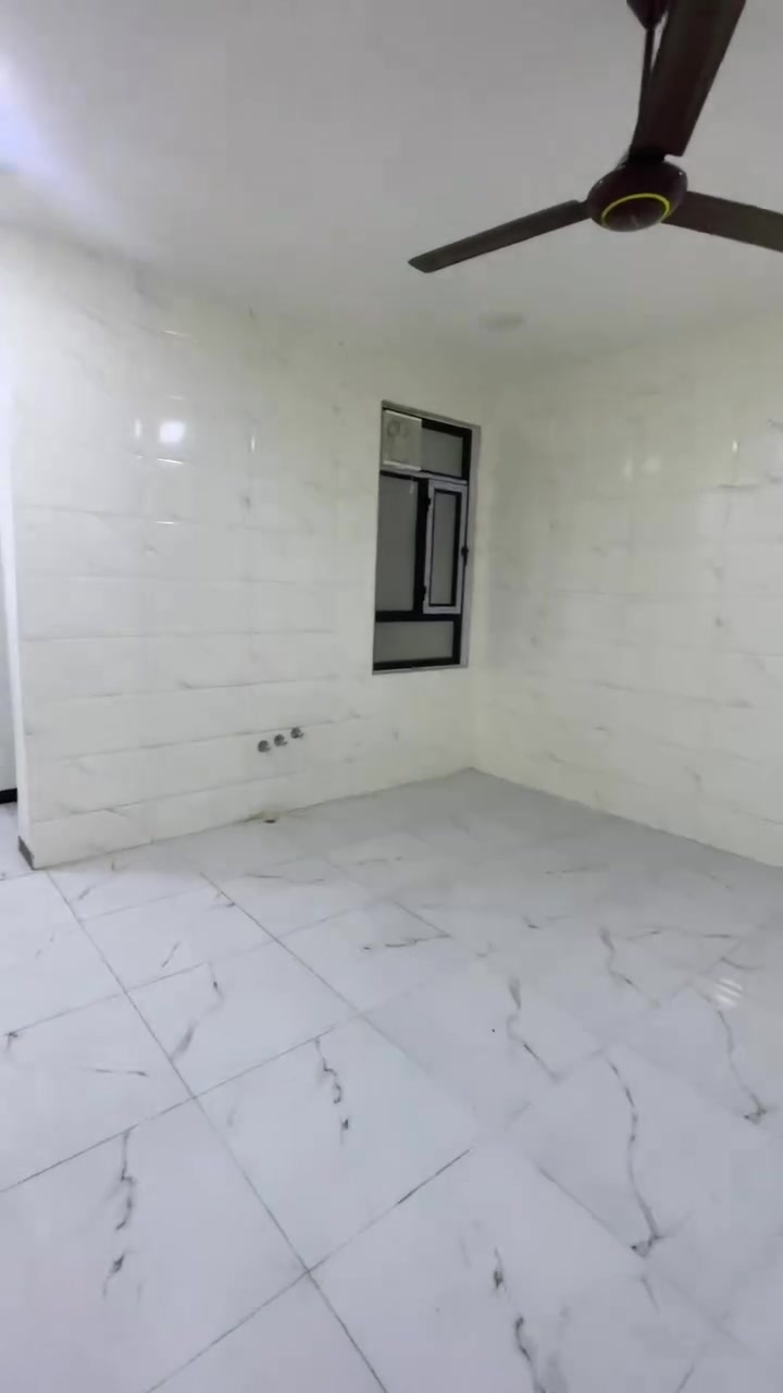 السلام عليكم
يتوفر شقق نفس هذا التصميم
طابق ارضي اول ثاني ثالث
منطقة الكاظميه شارع ٦٠ 
للاستفسار ***********
