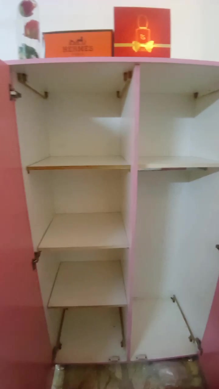 غرفة نوم بناتي • بغداد