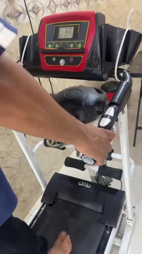 جهاز جري شغال السرعه 120 نضيف كلش مامستخدم هواي سعر 125 بيه مجال بصيط العنوان ناصريه مركز ***********
