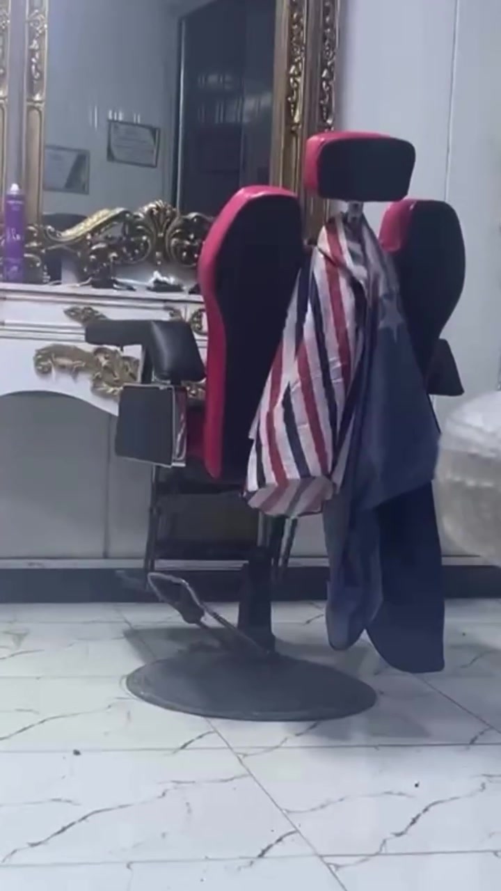 كرسي حلاقه للبيع
ضيف ومرتب .. جك شغال 100/100
سعره 110 وبي مجال حك الجيه 
العنوان .. بابل الحله الدبله 
رقم . ***********
