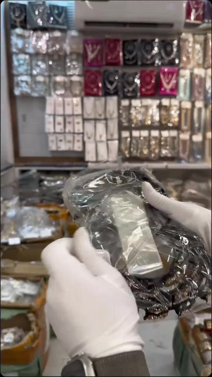 طاك كماشة أسود و جوزي نسائي واطفال درجة أولى مسنن في الكوت شارع الأطباء فرع صيدلية بيروت خدمة توصيل متوفرة #اكسسوارات #بنات #بغداد #نساء_العراق
