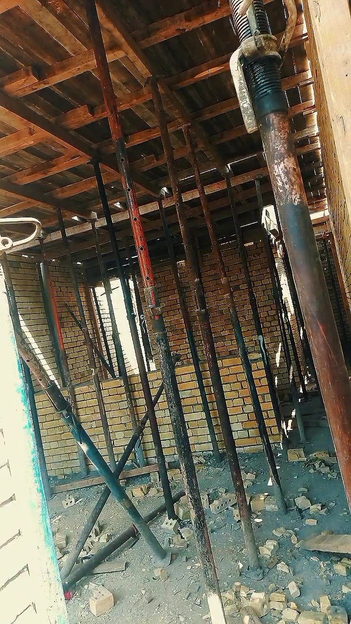 شراف وتنفيذ  حسب طلب الزبون
تگدر توضح شنو نوع الشغل بالضبط اللي تسويه؟ يعني خياطة، تطريز، طباعة، أو شي ثاني؟: 
بناء  شراف وتنفيذ 
هل عندك نماذج أو صور لأعمال سابقة حتى الزبون يعرف المستوى والشكل؟: 
نعم 
شكد سعر الشغل وكيف يتحسب: على الطلب، على القطعة، لو حسب المقاس/التفاصيل؟: 
حسب قياس 
وين موقعك بالعراق؟ ومنو المناطق اللي تگدر تستلم وتوصل إلها؟: 
 بغداد فقط
إذا الزبون يريد تفصيل خاص، شنو المعلومات اللي لازم يرسلها إلك بالبداية حتى تبدي بالشغل؟: 
بس الخريطه وحنه الباقي علينه