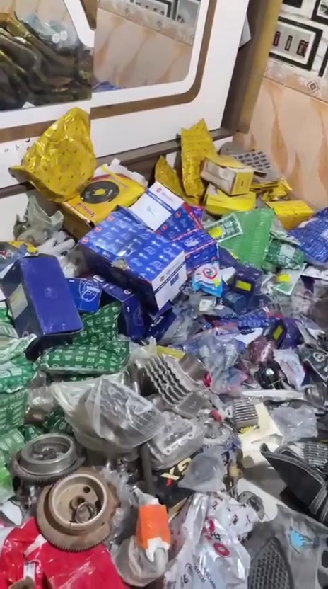 مواد احطياطيه مال تكاتك
تصفيه محل ابيع أقل من سعر الجمله 
للاستفسار على الواتس ***********
على الشريحة ***********
