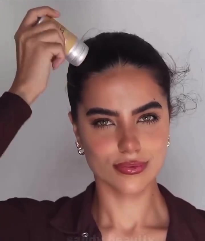 واكس شعر ستيك توفر 😍

بزيت الأركان والبروتين
