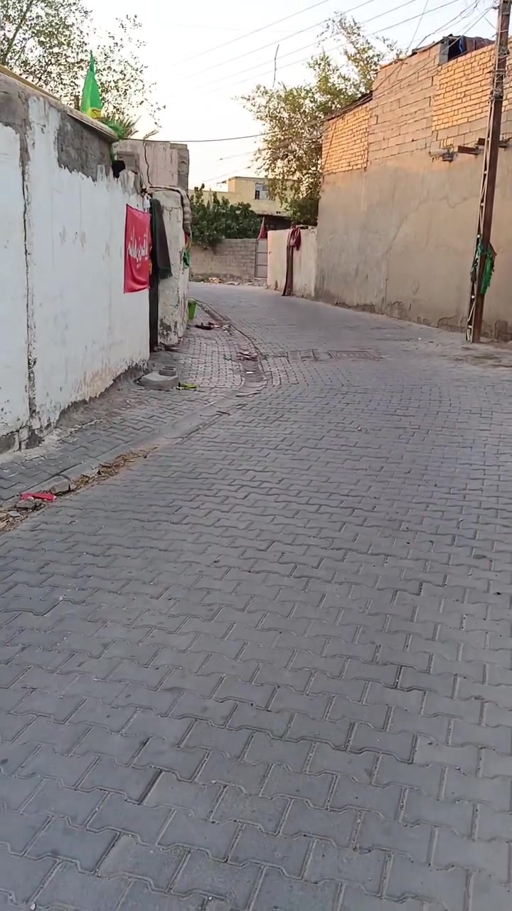 سلام عليكم بيت االبيع مساحه 160 متر حي نصر قطاع خمسه بقابيل حي دجله سعر 40 وبي مجاال رقم ***********

