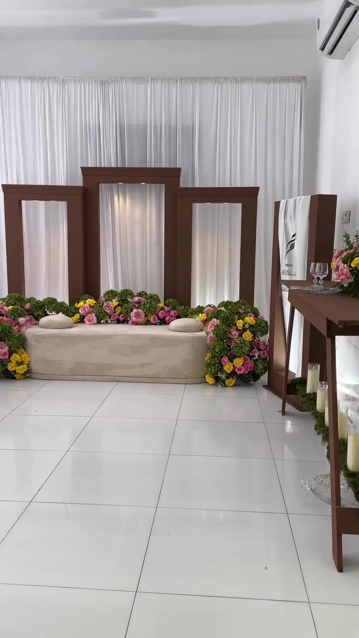 ديكور خشب كامل للبيع ب450
موقعي بصرة 
***********
