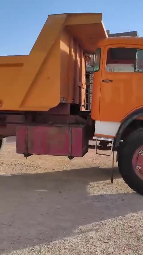 سلام عليكم للبيع قجمه موديل 82بلاديه سياره نضيفه حيل جاهزه للشغل باقي تفاصيل ***********

