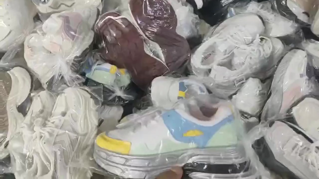 للبيع شروة احذيه شبابي جملة فقط ***********
