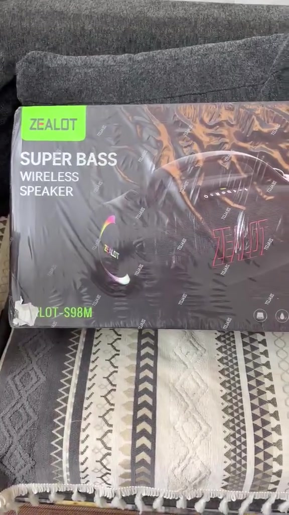 زيلوت • عملاق • مزاد حي اور