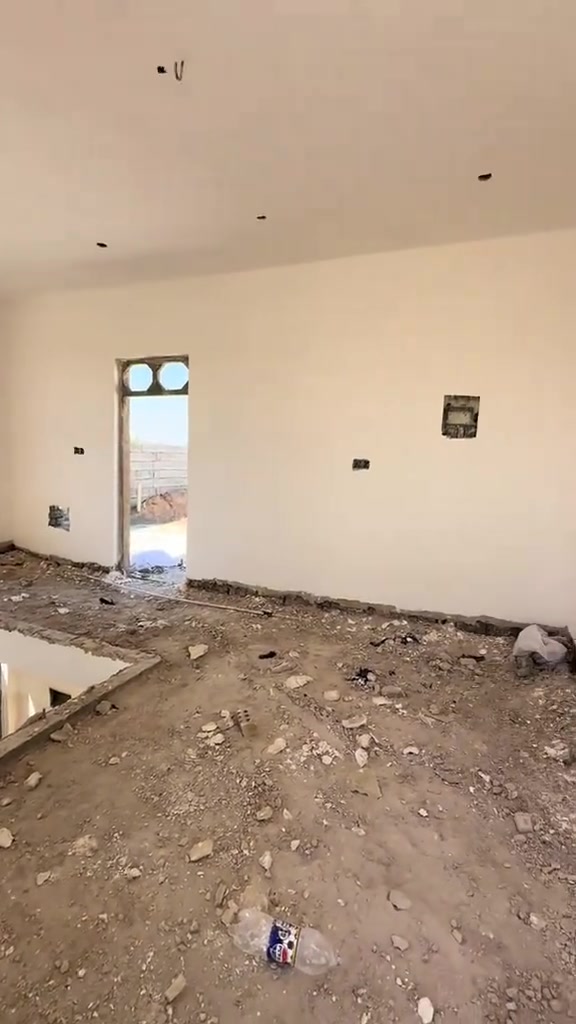 السلام عليكم شغل لبخ سقل ناعم وتشميع ونشتغل وجهات وطلس ونثر وجص وبورك مكان كربلاء التصال على الرقم***********
