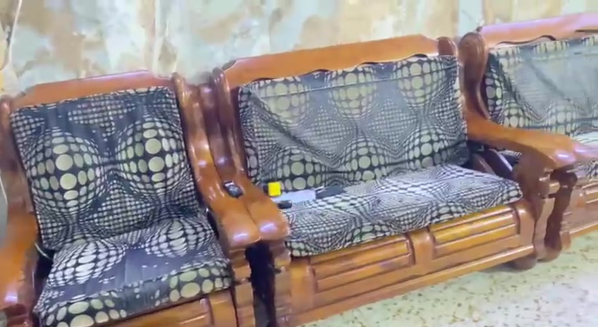 تخم نضيف كلش صاج صيني درجة اولى سعره 500 الف وبي مجال مكاني مدينة الصدر تقاطع سوق العوره ***********
