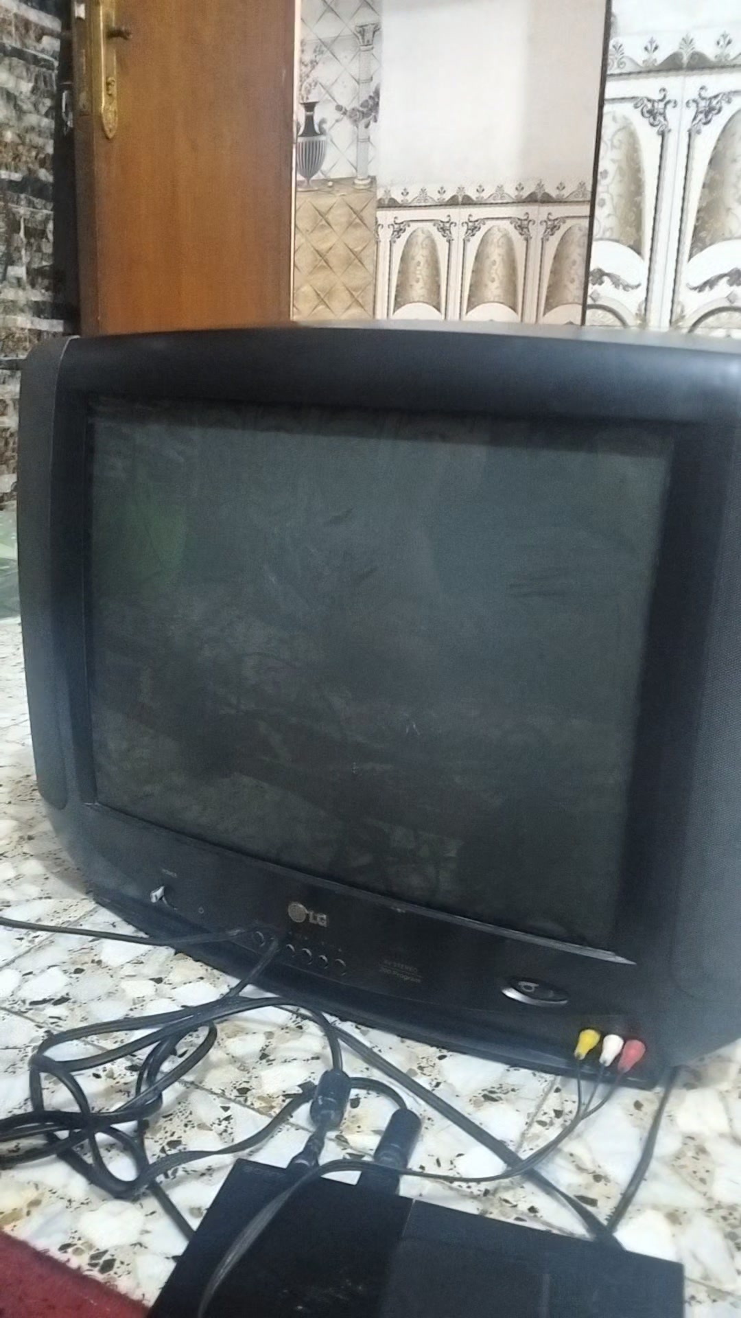 ال جي • ٢١بوصة • شغال
