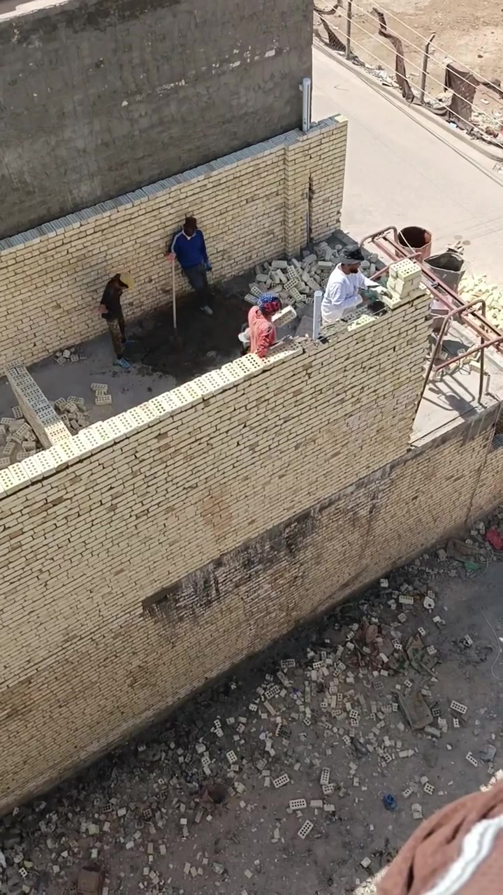 خلفة  بناء ثرمستون أيزوكريت متفرغ حالياُ
اخذ ع الدبل قطعي بليومية  شغل استلام مهندس تدقيق بلوزن تنضيف الموقع بلكامل بعد الانتهاء من العمل
للاتصال ***********
