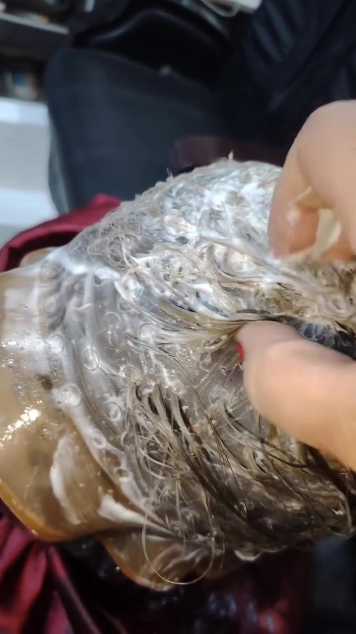 عروض الكوافيره ساندي الشرطه الخامسه قرب جامع الجميلي *********** توجد لدينا خدمة منزليه لكافه الأقسام
