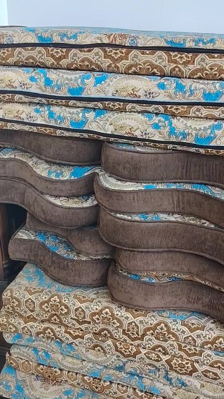 جلسة نضيفة مستعمل قليل بـ 450 وبيهة مجال العنوان كربلاء حي الغدير