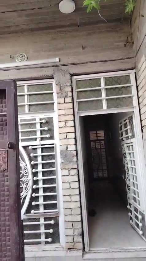 للأجار دار 75 متر مربع
بناا طابوق يحتوي علئ 3 غرف نوم ومطبخ وخدمات صحيه ودرج وبيتونه وترك وطرمه… الشرح بل فديو
سعر الاجار 300 قفل قفل بدون متعامل
العنوان السريدات القديمه بدايه مربع 3 خلف اسواق حمبوشي
للتواصل مكتب الاخوين للعقار ***********
التوفيق للجميع…
