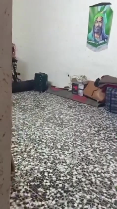 سلام عليكم ورحمة بيت للبيع بيت مساحه ١٦٠طابو زراعي سند ٢٥يبعد عن الشارع العام شارع طريق الحسين ١٠٠ متر السعر ٧٠ وبي مجال رقم الهاتف *********** رقم ***********
