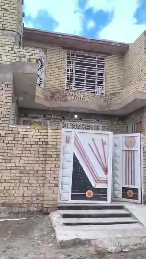 🏡 #دار للبيع حديث بناء2018 قاطين كونكريت مساحه ١٩٠
السعر ٦٠

✡️العنوان / زراعي حي الزهور 
#الطابق الاول 

استقبال 4.6

غرف نوم عدد ٢ 

صاله كبيره 

مطبخ

صحيات طارمه 

#الطابق الثاني 

غرف نوم عدد ٢

صاله 

صحيات

البيت نضيف كلش حاليا مأجر البيت

***********

