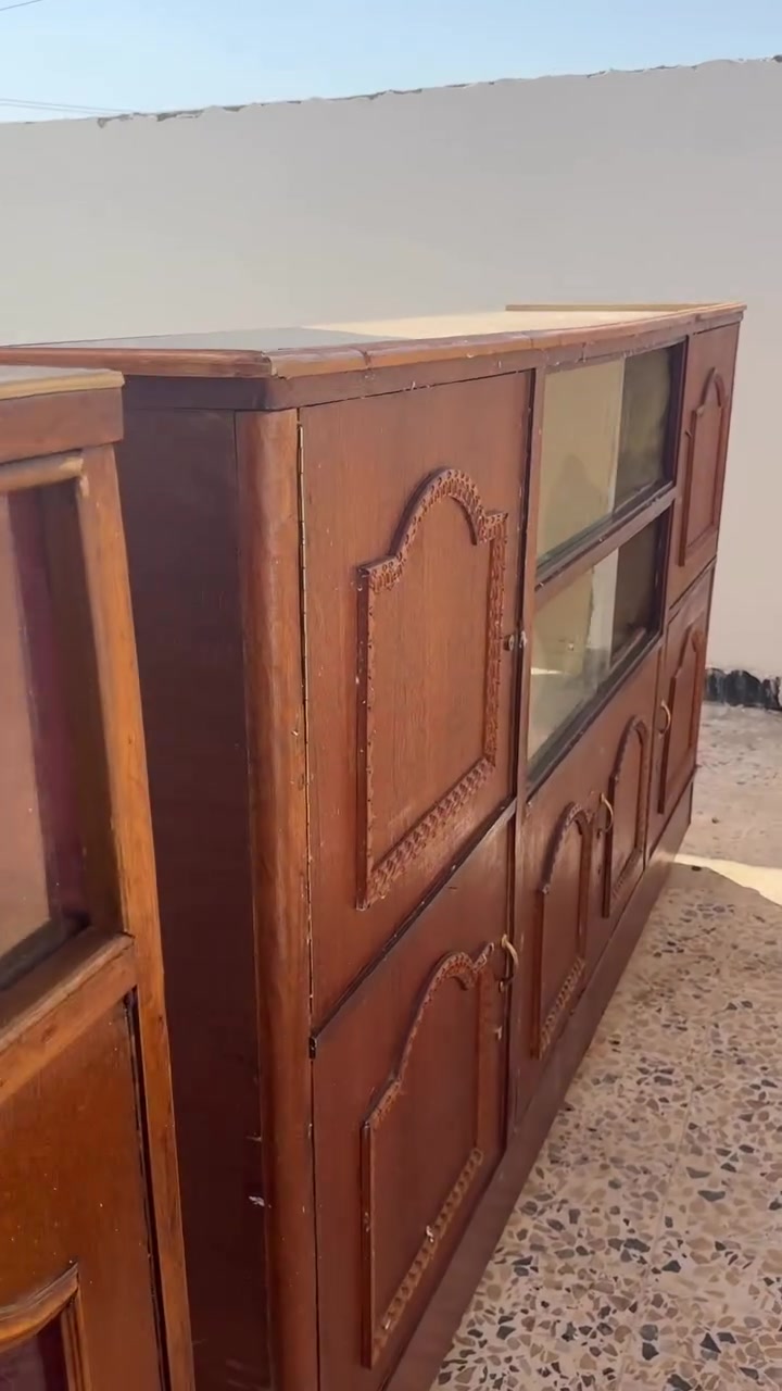 بوفيه ومعرض منفصل قاطين ومكاتب عدد ٢
لبيع ما متواجد علفيس الستفسار ***********
