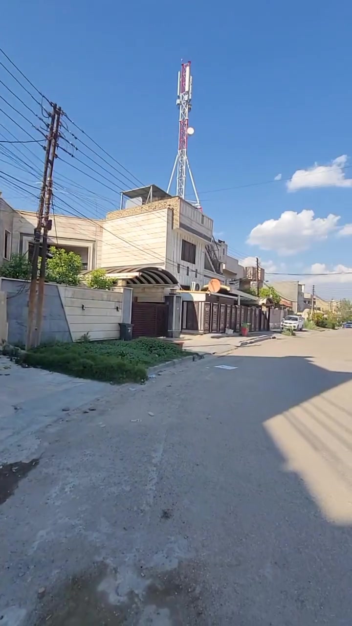١٠٠م للبيع الضباط قرب شقق حي السلام
دار ١٠٠م للبيع الشارع الثالث عرض الشارع ١٥م امام الدار ساحه تشجير يحتوي على ثلاثة غرف نوم وصاله ومطبخ وخدمات للاستفسار *********** ابو يوسف
