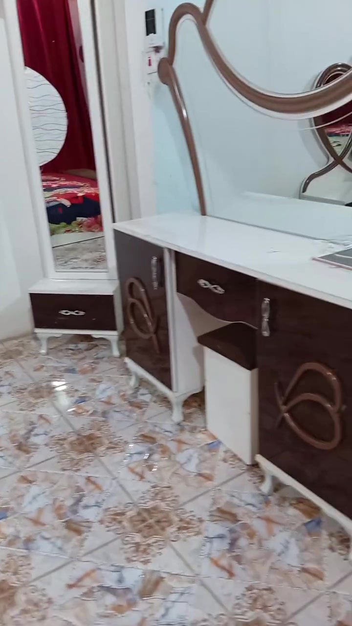 غرفه تركي البيع وبسعر مناسب 250 شراي يجي خاص *********** العنوان البصره الحيانيه
