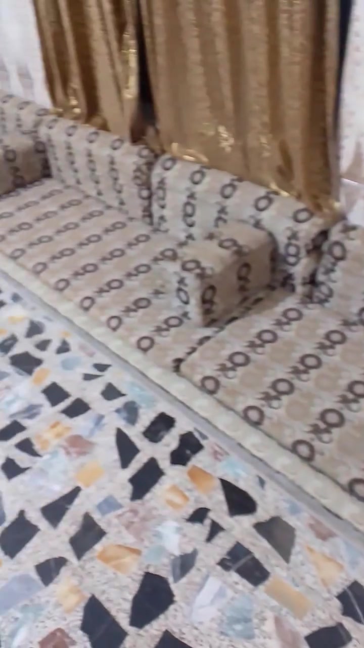 سلام عليكم البيع مناسب 90 ***********
