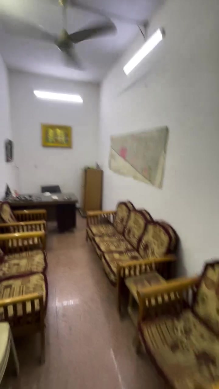 منو يطلع يشتغل سقف ثانوي ٥ طول في ٣ ونص عرض وضلع ٣ مترات ونص رخام مال جدار  مكاني بالشعب نروح نجيب مواد اني وياك وتشتغله بس اريد شغل مرتب مو هسه جاي للمصلحه وتلزك ترا حتى اني اكدر الزك بيدي و هذه رقمي *********** متواجد اتصال واتساب ☎️
