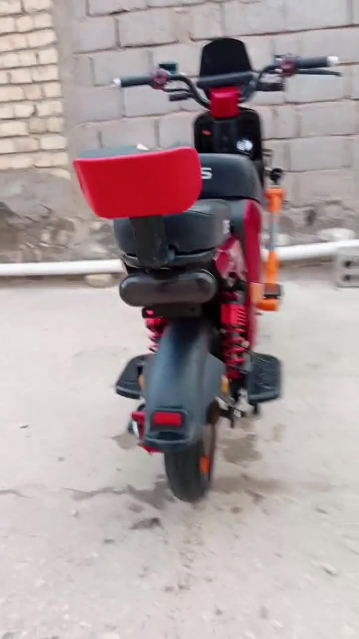 دراجه شحن للبيع H900
الدراجه جديده والبطاريت هم جدجد ماصارلي اهوي من اخذته 
مكاني حله محاويل حي ابوسديره 
الرقم *********** 
السعر 550وبي مجال
