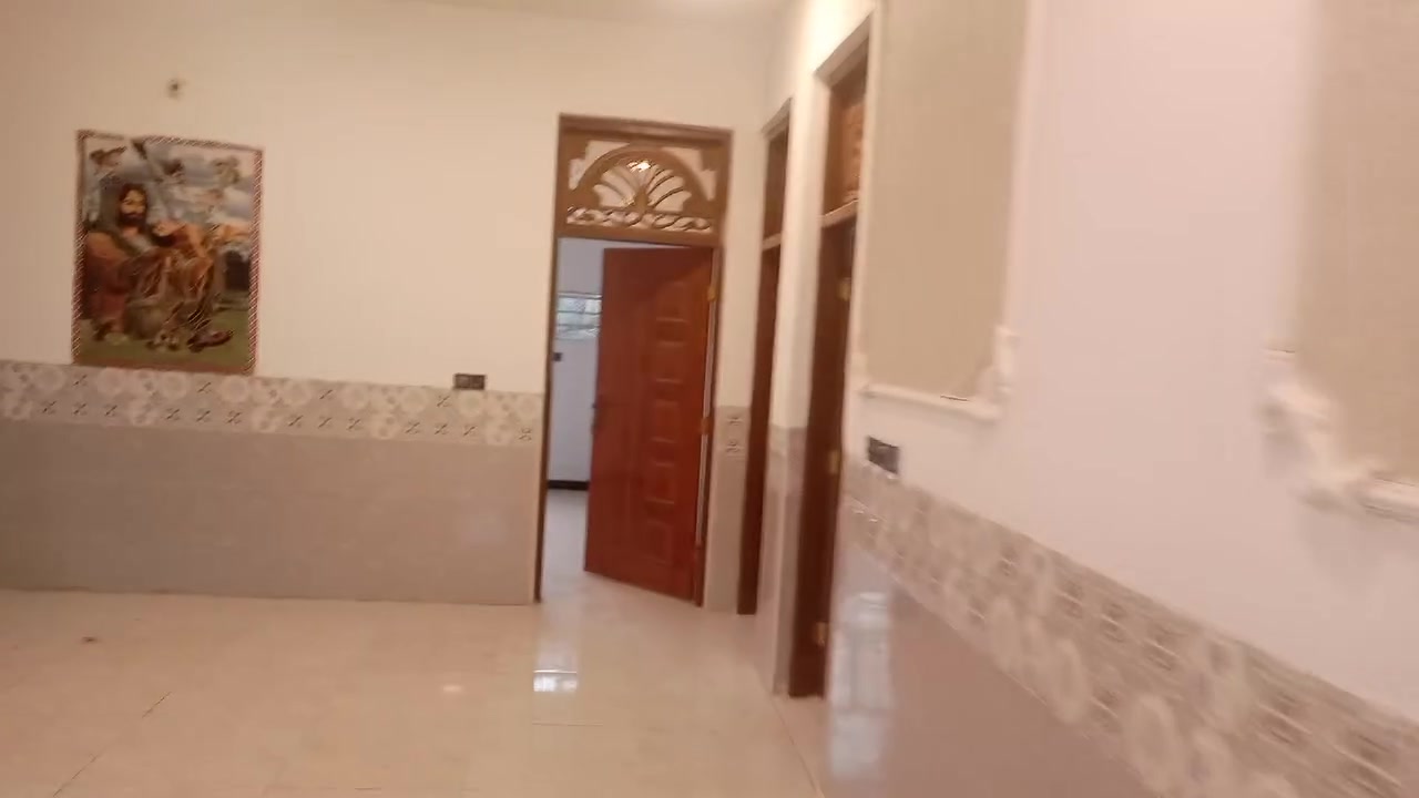 بيت للايجار مساحة 300 موقع تقاطع العلوية شريفه خلف معمل الدبس 3 غرف نوم بناء جديد سعره الايجار 300 للاستفسار الاتصال ***********
