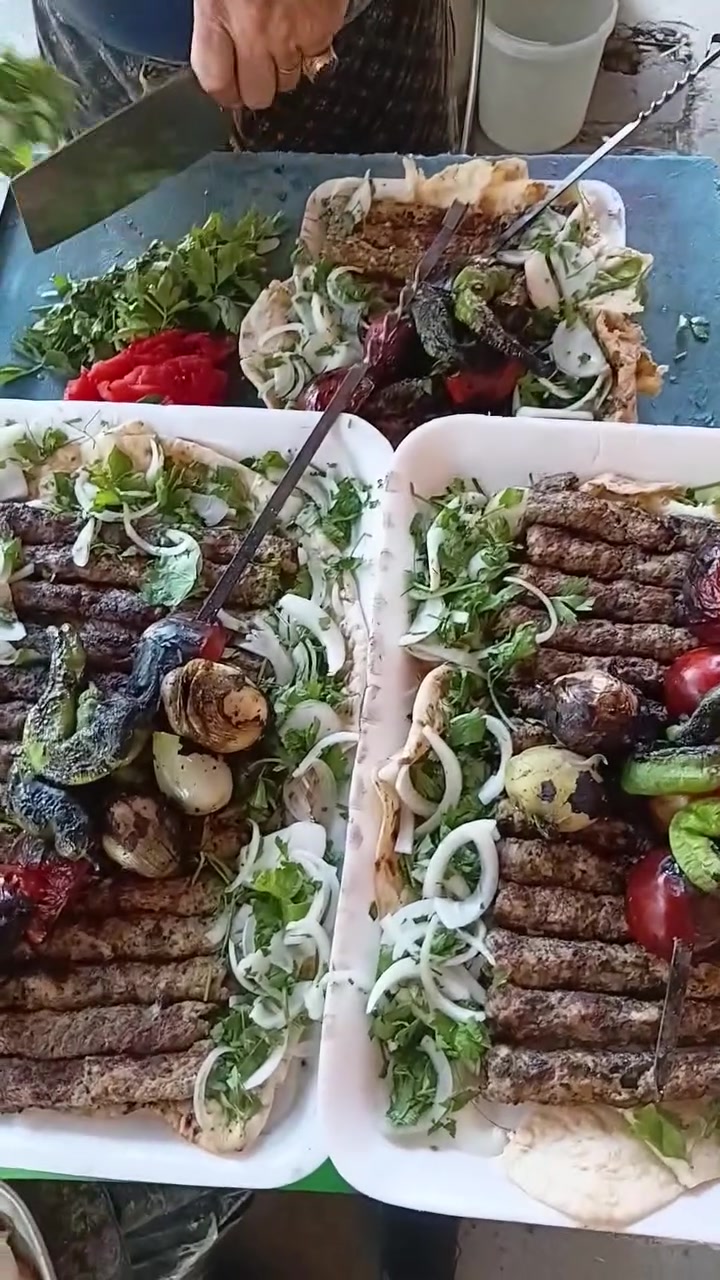 مشويات ابو سليمان عرض يوم الجمعه كيلو كباب دجاج  ٧٠٠٠ لحم  ١٦٠٠٠ تكت دجاج ١٢٠٠ح  اجنحه ١٠٠٠٠  هاتف *********** العنوان الانبار القائم  قرب الجامع الكبير ومستعدون لتجهيز كافت المناسبات والعراس وبسعار مناسبه يوجد خدمة توصيل
