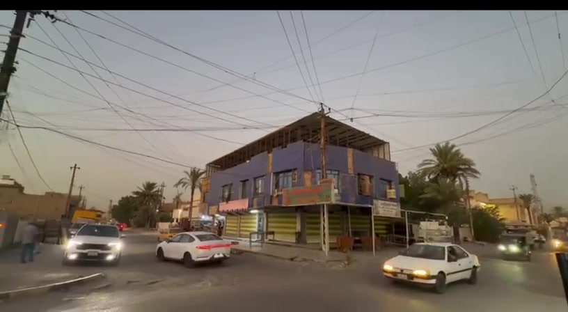 بناية تجارية للبيع 🏢 مساحة 300 متر
شارع الخامسة قرب جامع الكبيسي 🕌
تتضمن: 6 شقق + 6 محلات تجارية
السعر مناسب جداً، يحتاج ترميم بسيط فقط 🛠️
للاستفسار: *********** 📞
